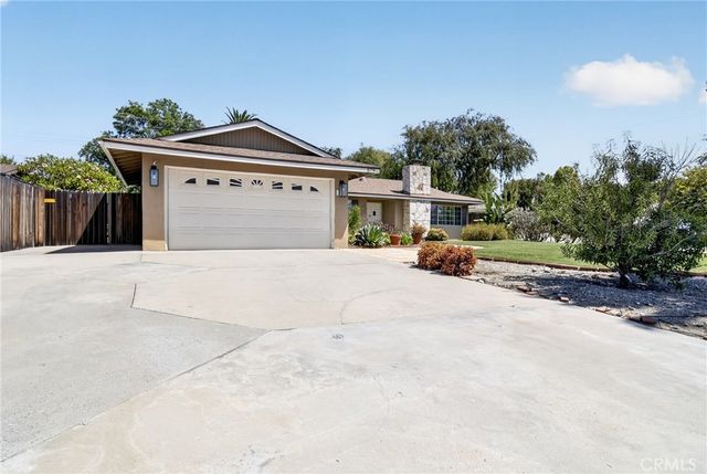 579 Aurora, Claremont