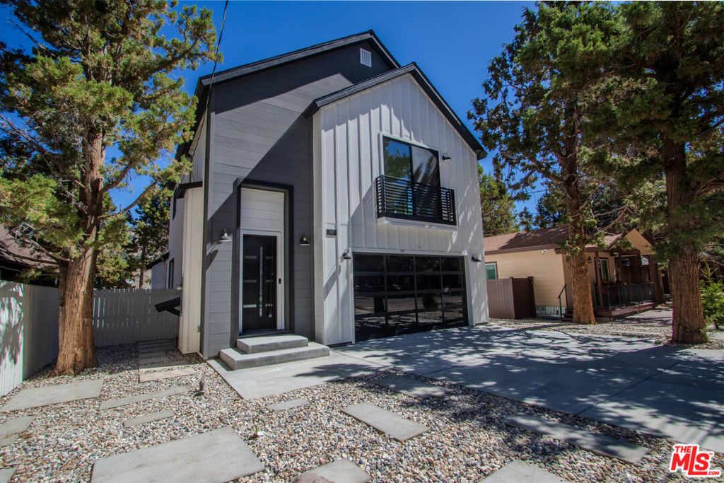 305 E Angeles Boulevard, Big Bear City
