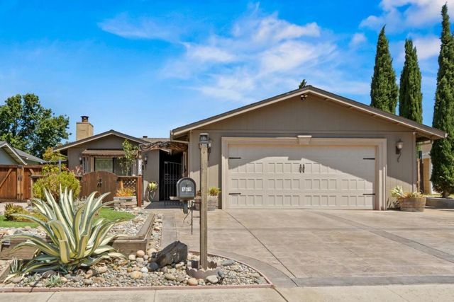 1370 Matador Drive, Hollister