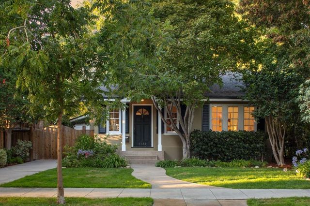 1135 Guinda Street, Palo Alto