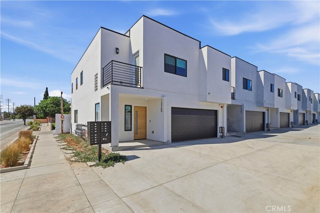 13369 W Cellest Parkway, Pacoima