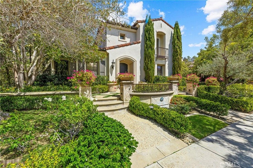 28 Blue Summit, Irvine