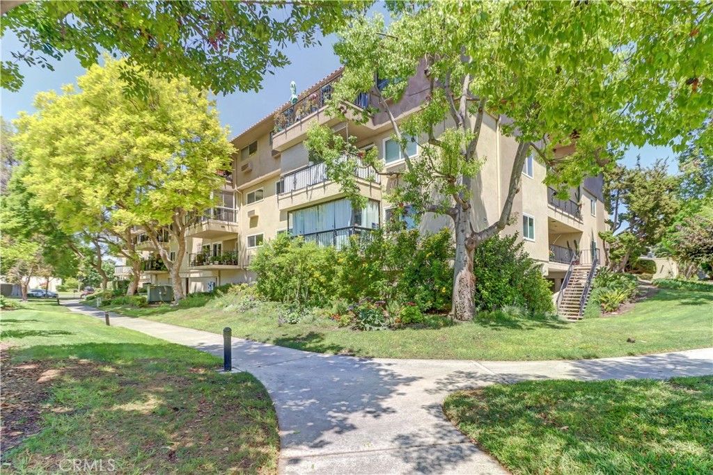 2381 Via Mariposa W # 2b, Laguna Woods