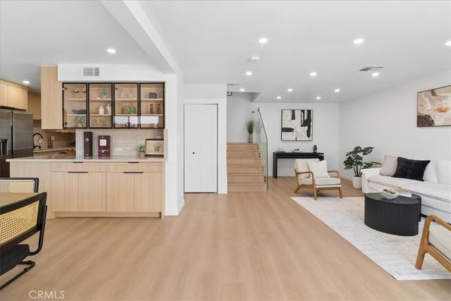 10234 Variel # 12, Chatsworth