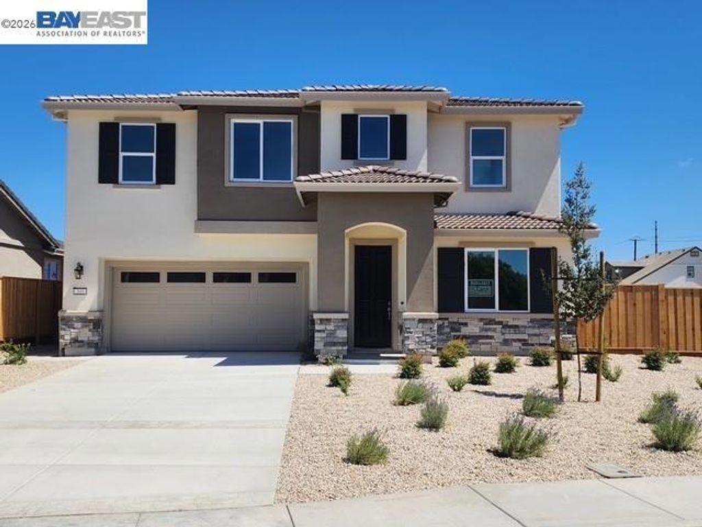 300 Colfax Ln, Oakley