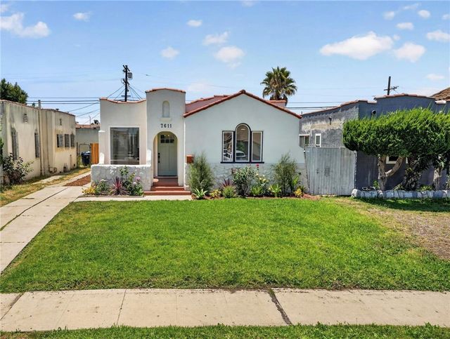 7611 S Hobart, Los Angeles