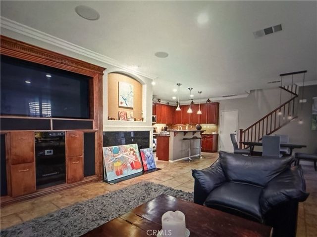 24081 Stone Creek, Valencia