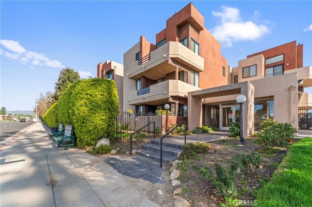 7826 Topanga Canyon Blvd # 308, Canoga Park