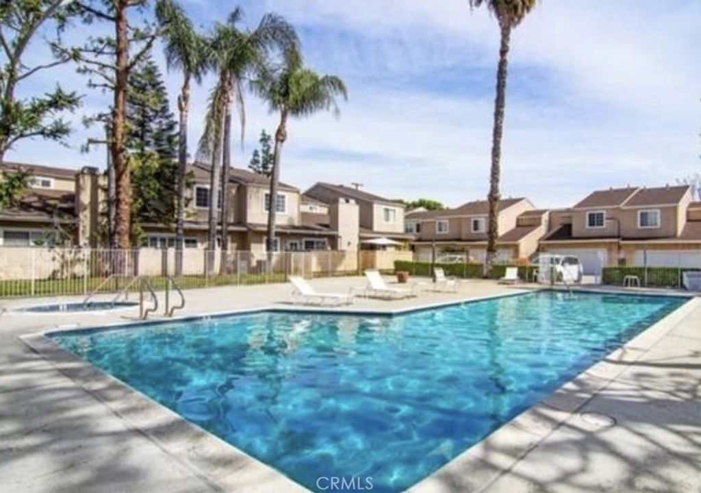 19928 Chase Street # 23, Winnetka