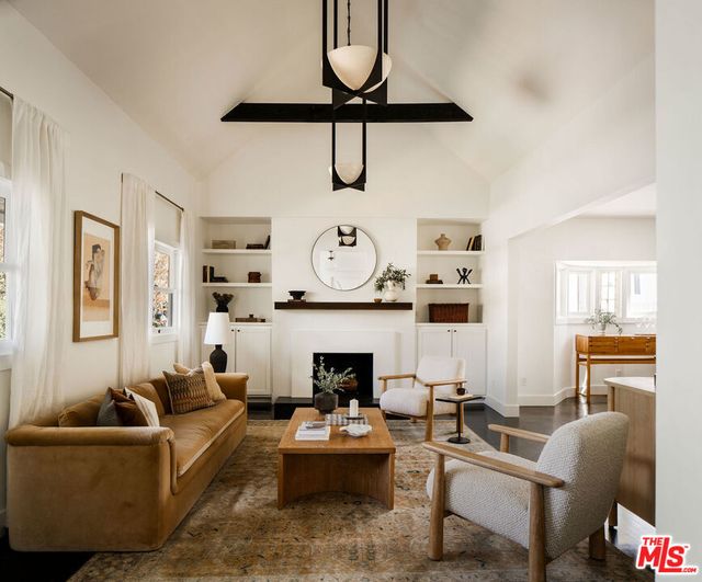 1012 S Longwood Avenue, Los Angeles