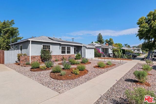 7253 Yolanda Avenue, Los Angeles