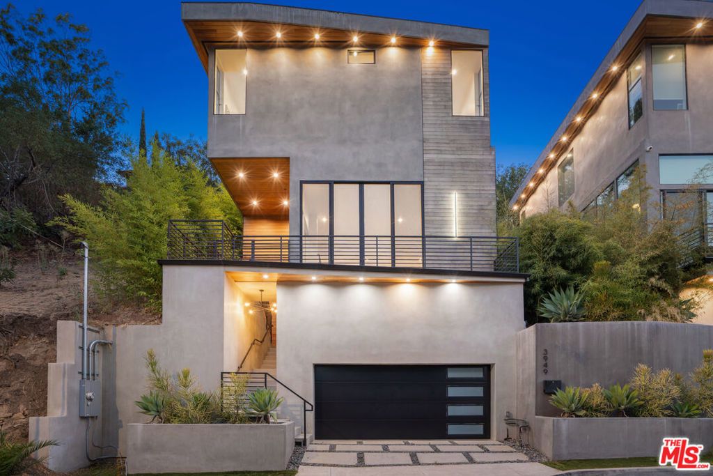 3949 N Glenalbyn Drive, Los Angeles