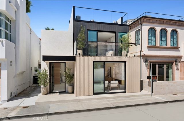 503 J, Newport Beach