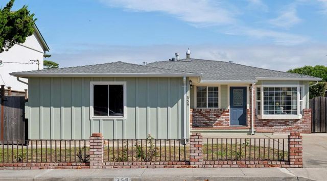 359 Grove Street, Half Moon Bay