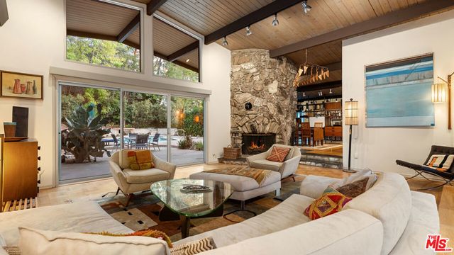 13044 Sky Valley Road, Los Angeles