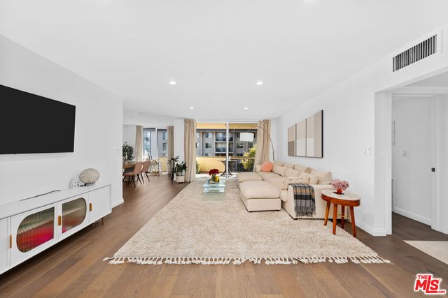11970 Montana Avenue # 207, Los Angeles
