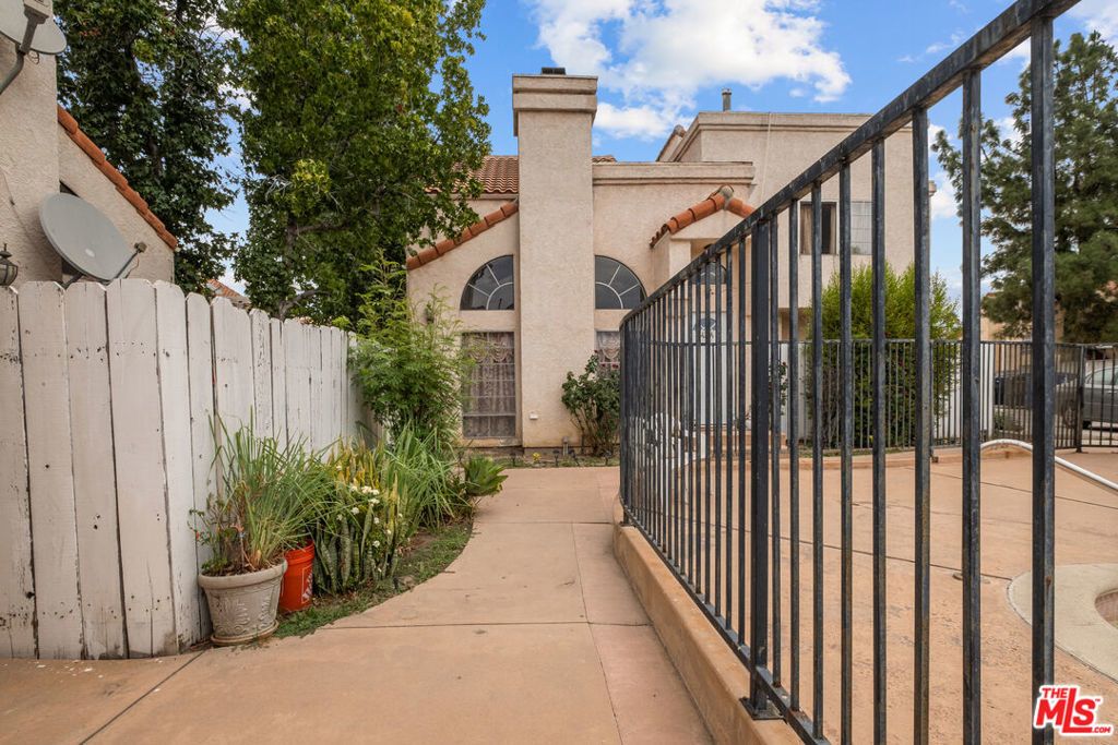 14422 Terra Bella Street # A, Los Angeles