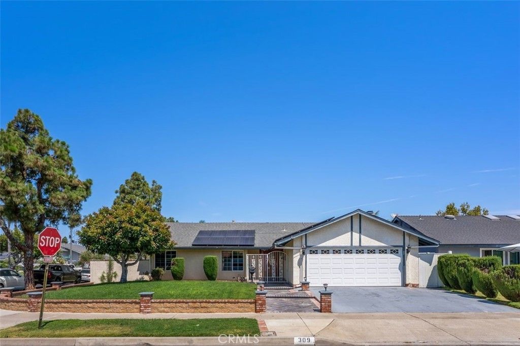 309 W Columbine, Santa Ana