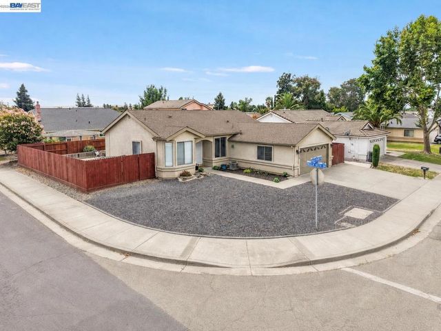 1618 Paseo Flores Dr, Suisun City