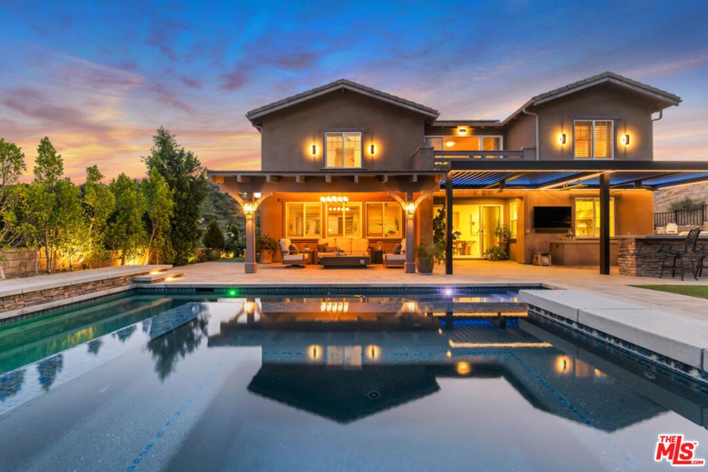28236 Forge Court, Valencia