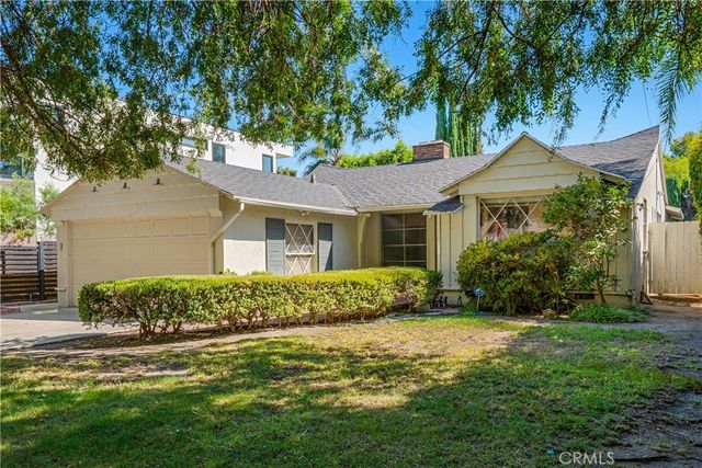 15516 Huston Street, Encino