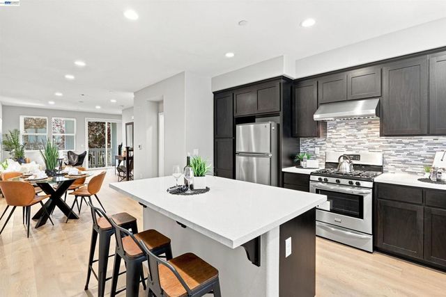 115 Maidenhair Ter, Sunnyvale