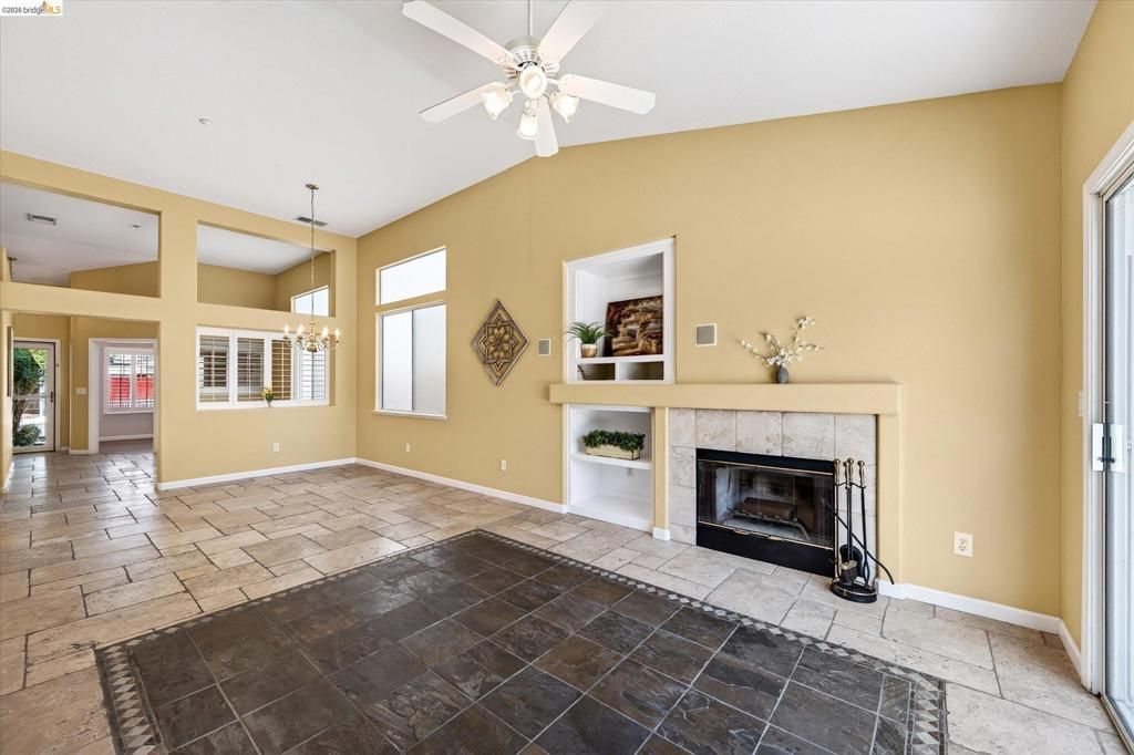 2012 Trailside Dr, Brentwood