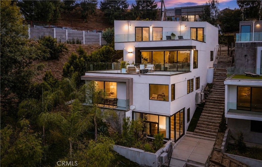 5170 Medina Road, Woodland Hills