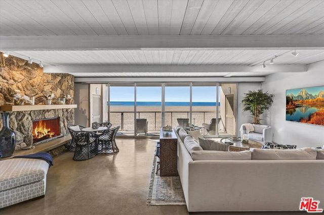 1 Spinnaker Street # 2, Marina Del Rey