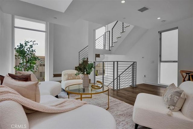 6919 Knowlton Place, Los Angeles
