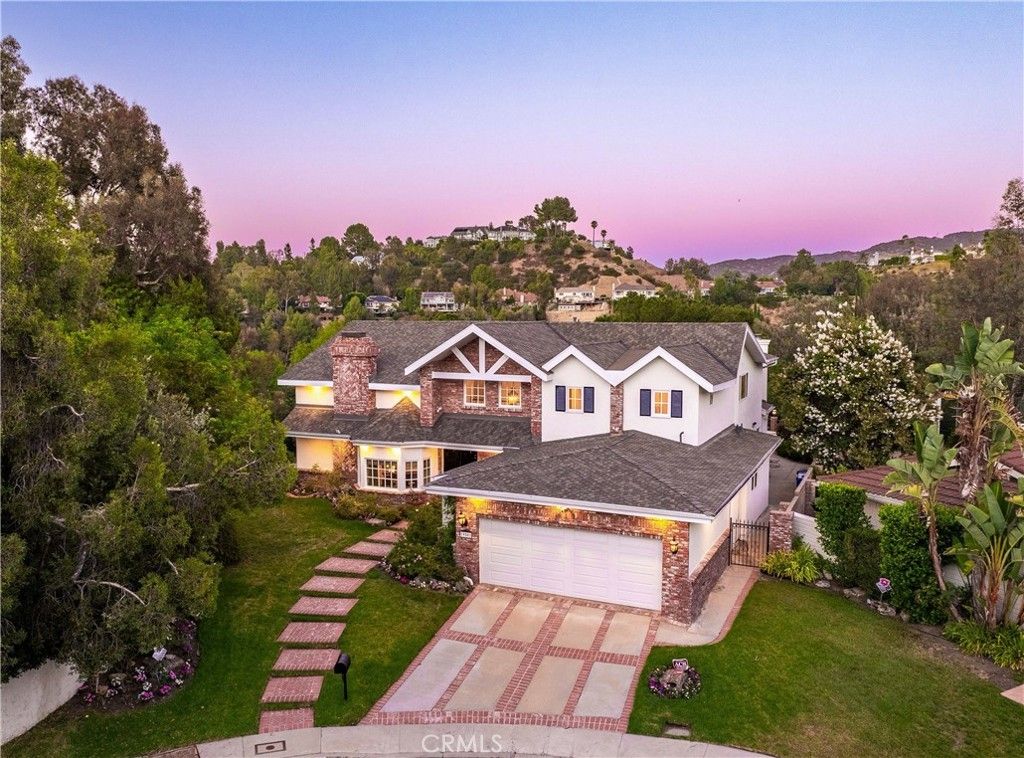 19501 Weeburn Court, Tarzana