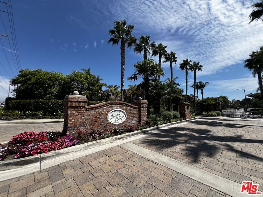 7825 Seaglen Drive, Huntington Beach