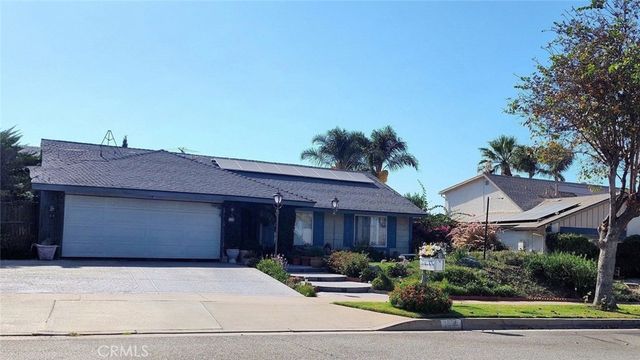 1626 Zinnia, Corona