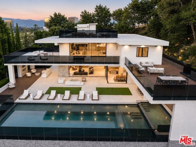 4701 Sophia Avenue, Encino