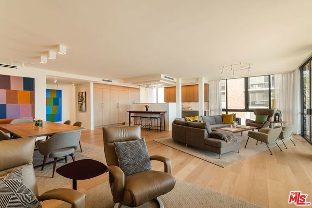 211 S Spalding Drive # 301s, Beverly Hills