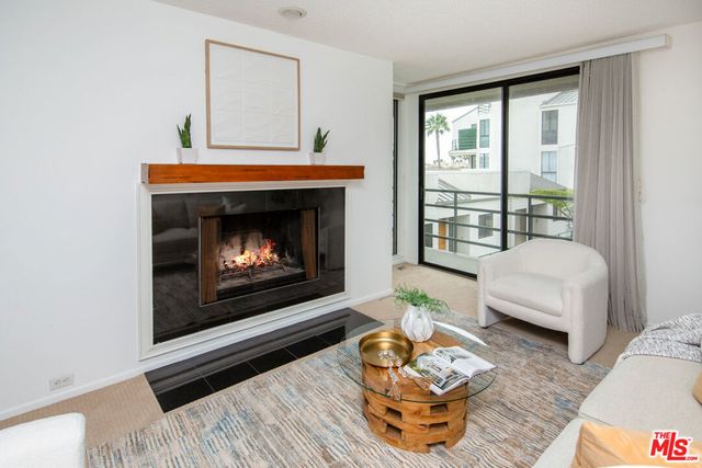 2960 Neilson Way # 304, Santa Monica