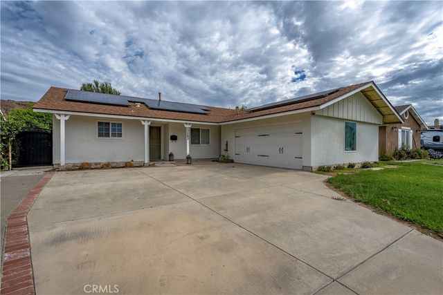 20263 Lakemore Drive, Canyon Country