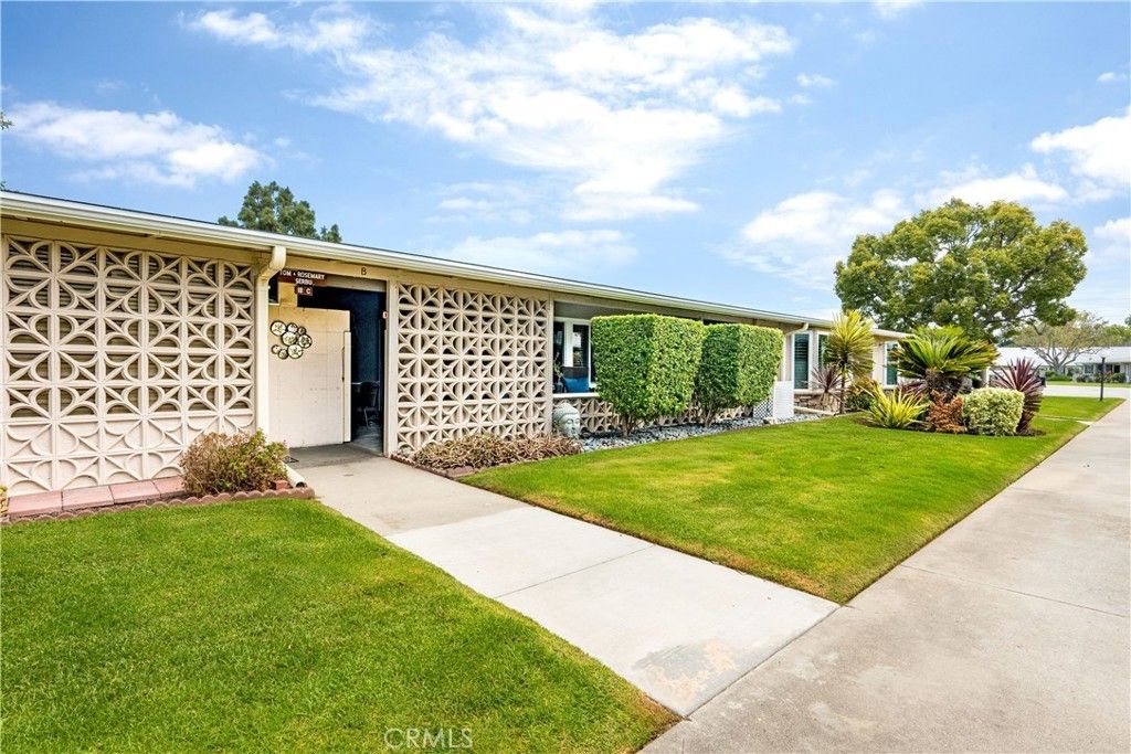1800 Sunningdale 18b, Seal Beach