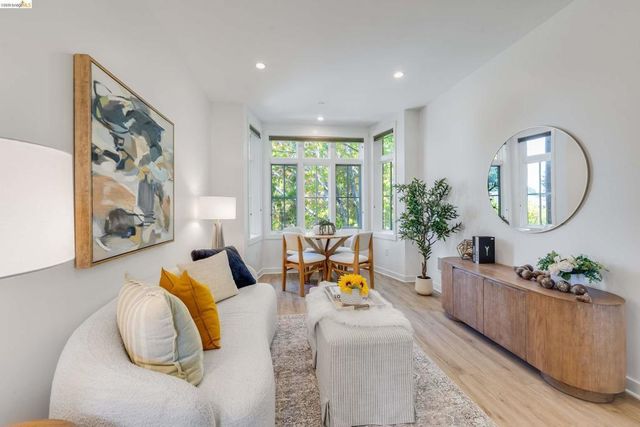 2628 Telegraph Ave # 303, Berkeley