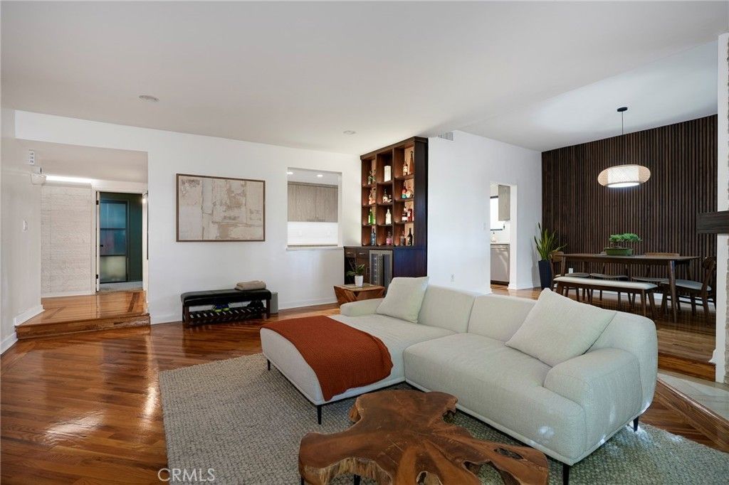 2307 Fox Hills # 105, Los Angeles
