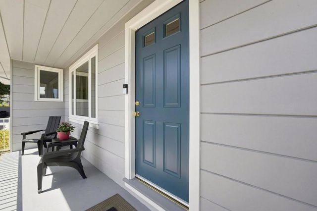 334 Oakview Drive, San Carlos