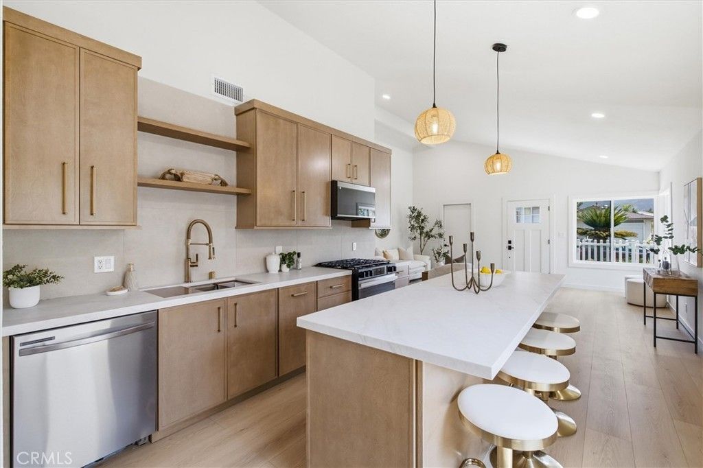 27332 Las Nieves, Mission Viejo