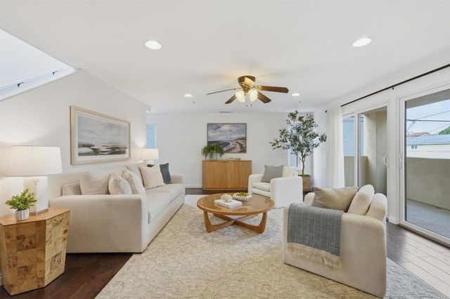 2018 Hornblend St, San Diego