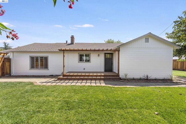 2824 Cowell Rd., Concord