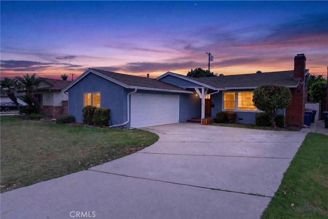 13238 Premiere Avenue, Downey
