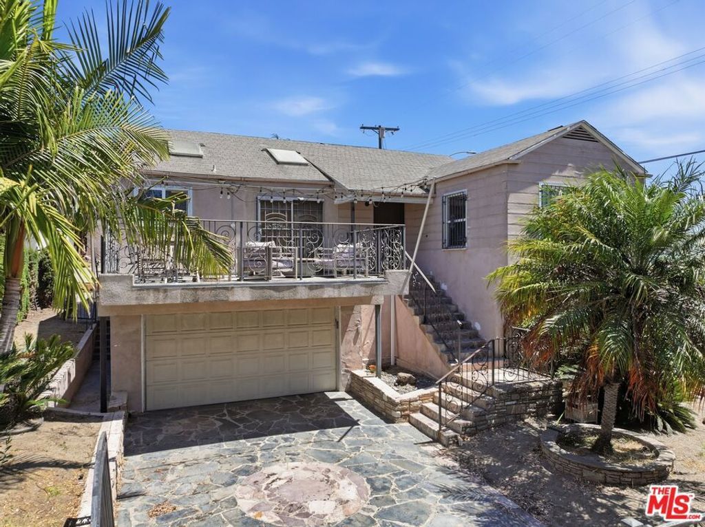 5760 Valley Ridge Drive, Los Angeles