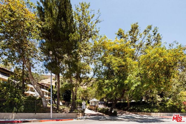 2700 Cahuenga Boulevard # 4303, Los Angeles