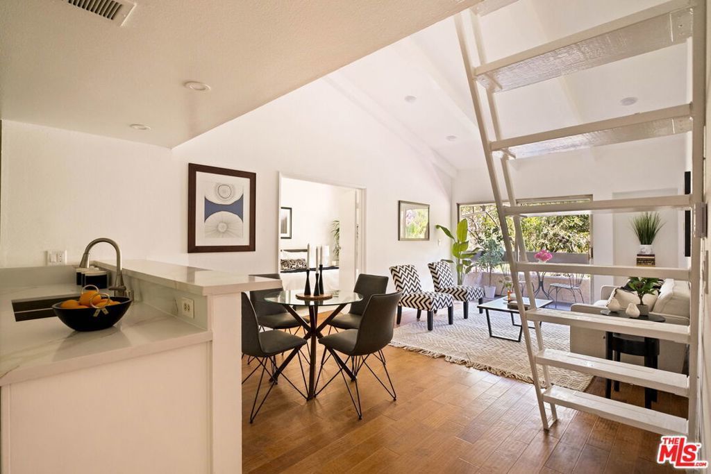 2700 Cahuenga Boulevard # 4303, Los Angeles