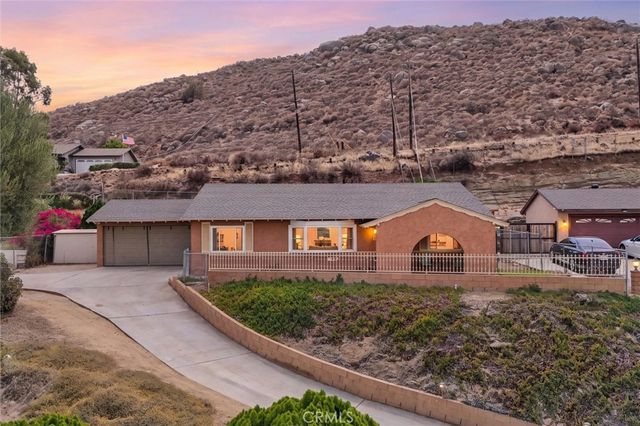 5435 Pinto, Jurupa Valley