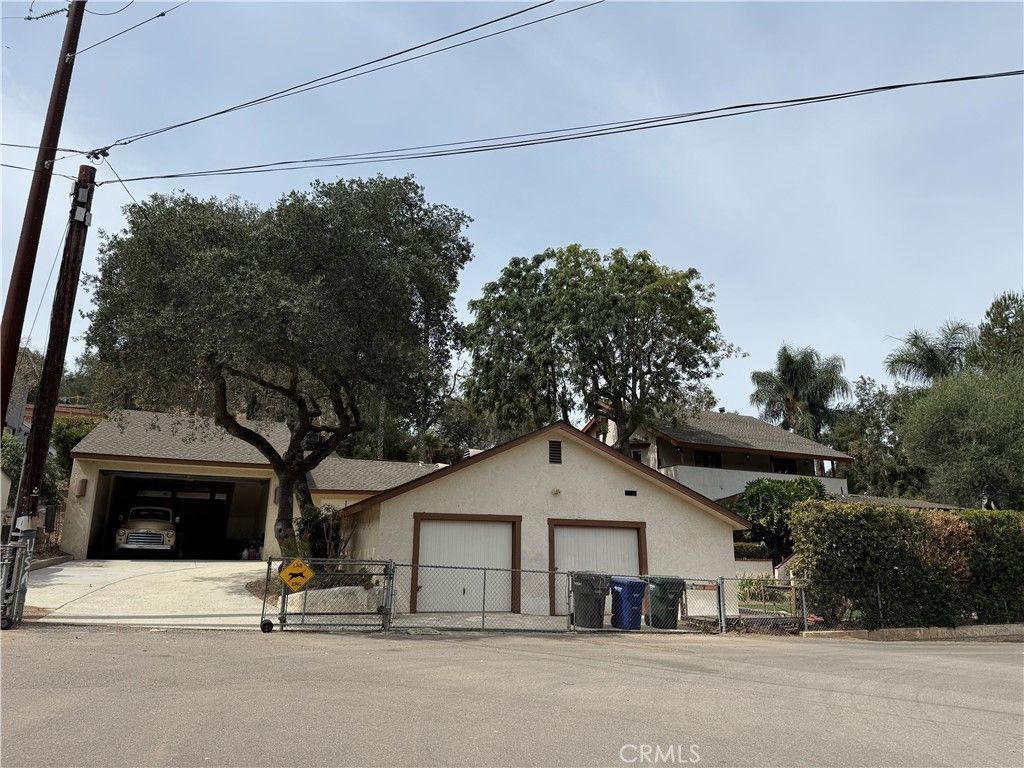 10287 Canyon, Escondido
